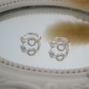 Aros KARMA: Huggies con Micro Cúbics Engarzados