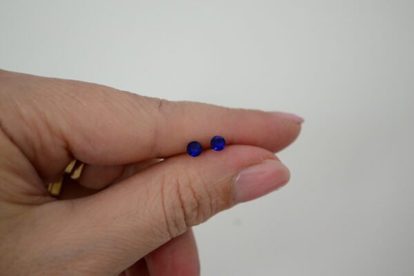 Aros Acero Pasantes Cubic 4mm Azul