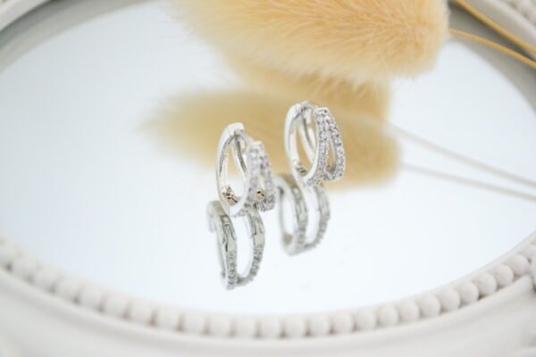 Aros Huggie Doble Línea de Microcubic Cristal 12mm - Acero Quirúrgico