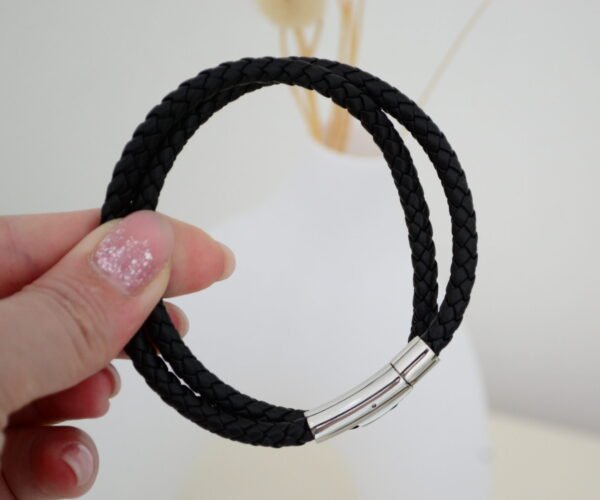 Pulsera Doble o Gargantilla Diesel de Cuero Negro Trenzado en Forma de Circulo 5mm con Cierre de Acero - Imagen 2