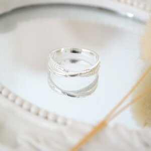 Anillo ADRIENE: Infinito Alargado con Microcubic Combinados