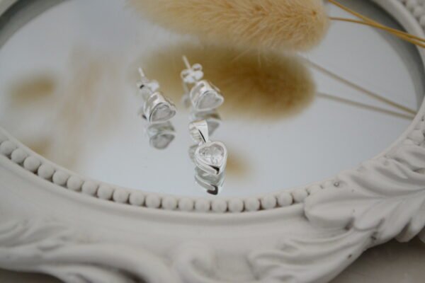 Conjunto AMORINA: Aros Pasantes + Dije Corazón Estilo Susanito con Drop