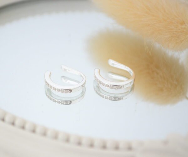 Aro AMARA Ear Cuff con Cúbics Cristal Engarzados
