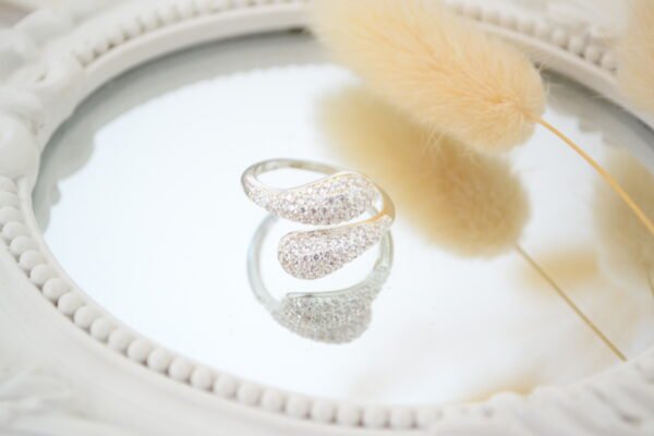 Anillo Regulable Doble Gota con Microcubic Acero Blanco