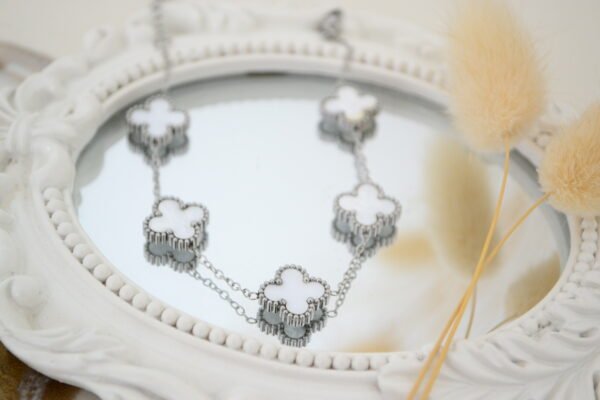 Pulsera con Dijes TRÉBOL VAN CLEEF Simil Nácar