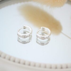 Aros Huggies Acero Blanco con Línea de Cúbics 11mm