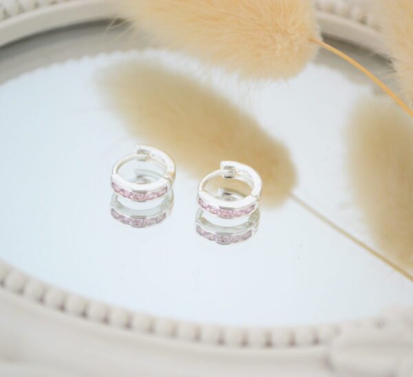 Aros Huggies Acero Blanco con Línea de Cúbics Rosa 11mm
