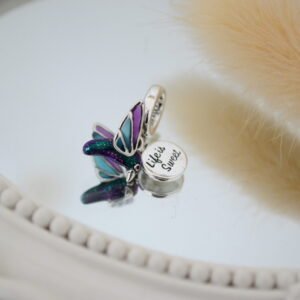Dije Charm COLIBRÍ con Esmaltado y Medallita  (la vida es dulce)