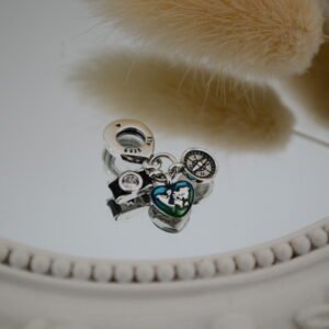 Dije Charm Trío Viajero: Corazón Mapamundi Esmaltado / Brújula / Cámara de Fotos con Esmalte y Cúbic Central